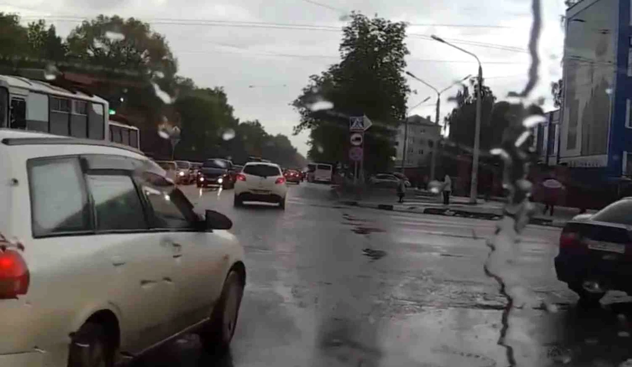 
    La următoarea trecere de pietoni se întâmplă incredibilulcaptură video  
