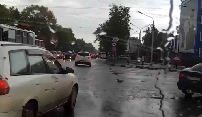 
    La următoarea trecere de pietoni se întâmplă incredibilulcaptură video  