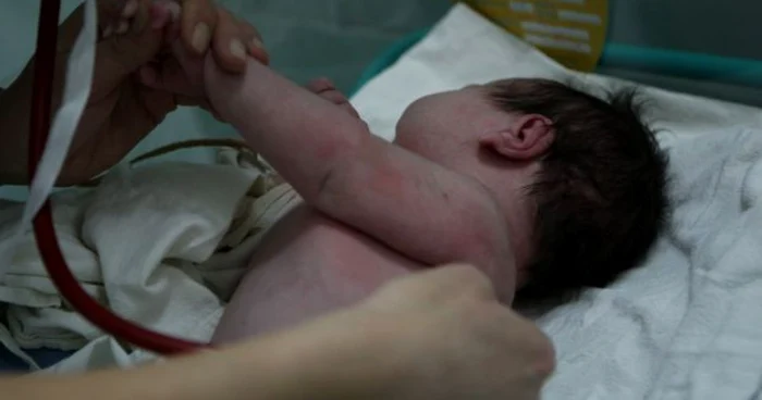 Bebeluşul a murit după zece zile de la naştere