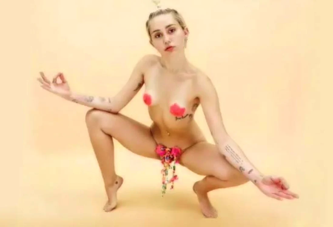 
    Miley Cyrus fotografii: arhiva personală  