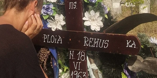 Daniela Ploia, clipe de coșmar la mormântul tatălui său foto: Facebook 