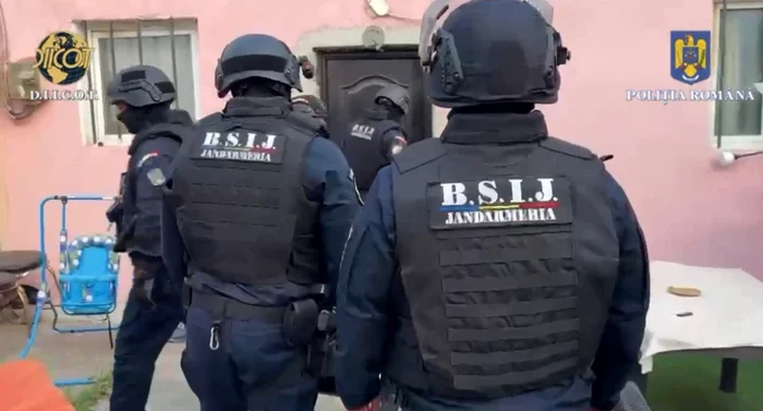 Percheziții la persoane acuzate de trafic de persoane Foto: Poliția Română