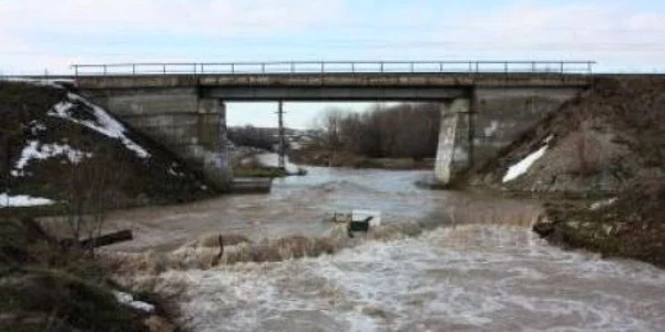 Drumul judeţean ar putea fi deblocat în cursul zilei de astăzi