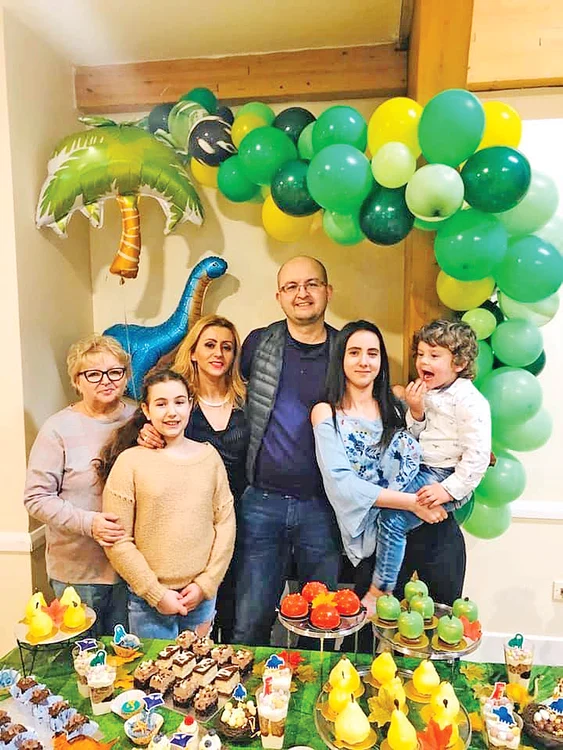 Familia Contraș, fericită în Bournemouth