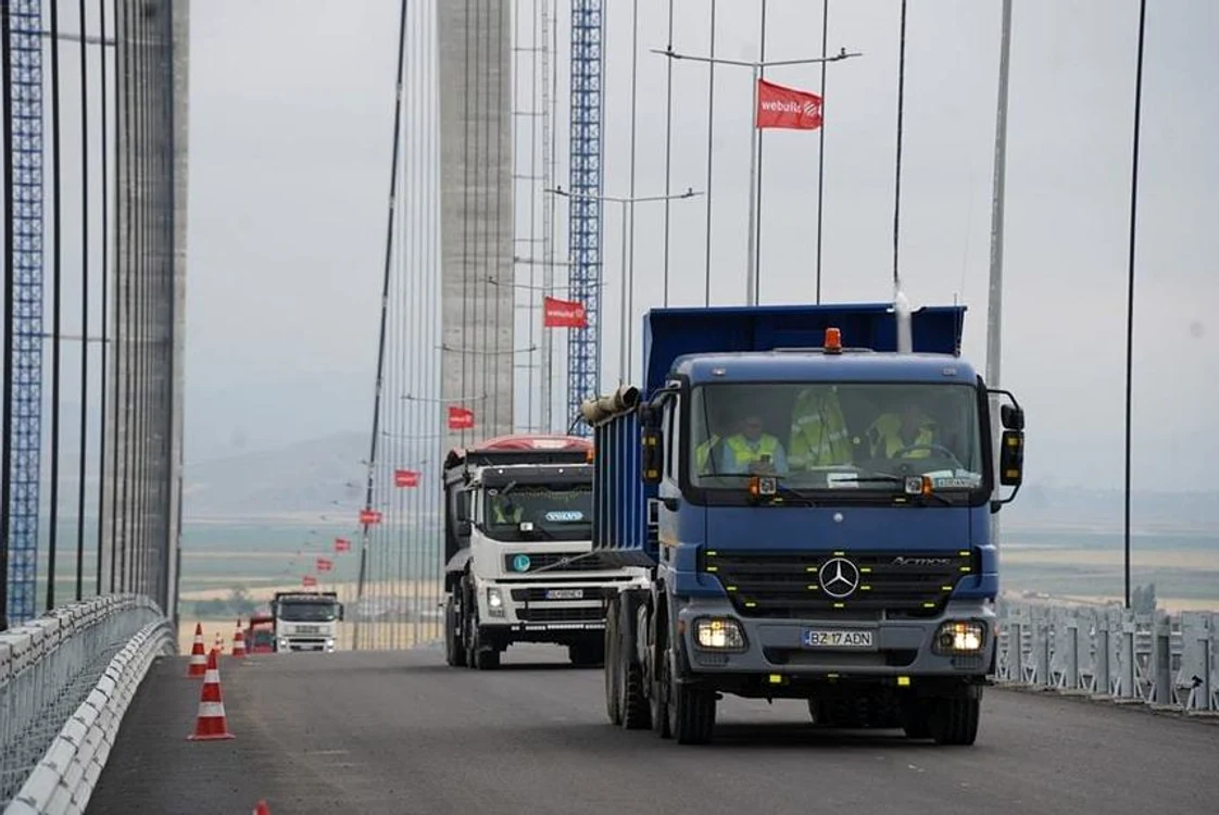 Au început testele de trafic pentru podul de la Brăila