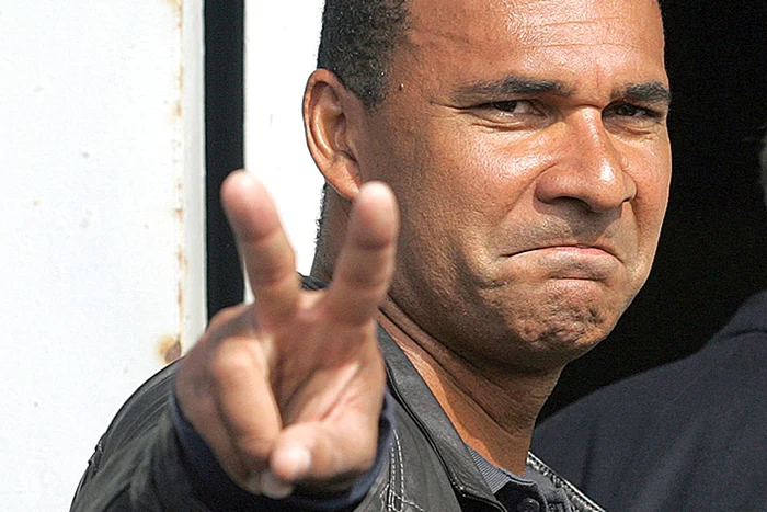 
    Fostul mare internaţional olandez va conduce tragerea la sorţi a grupelor Euro 2016, eveniment programat sâmbătă la Paris  