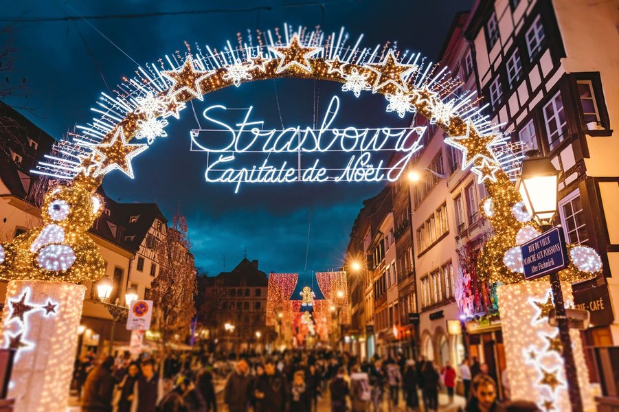 Pistol și muniție găsite în tufișuri, aproape de târgul de Crăciun din Strasbourg. Regim de securitate sporită în oraș
