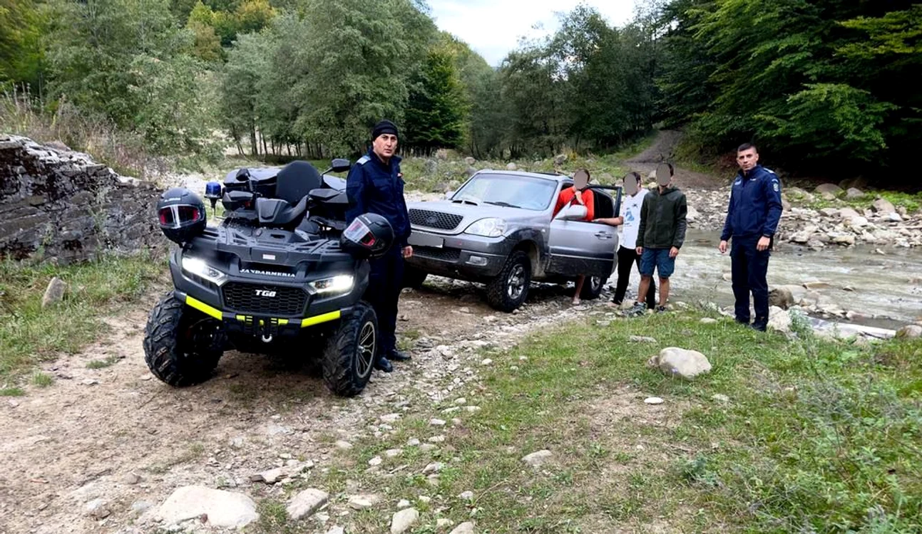 Masina a fost tractată de un ATV. SURSA IJJ Buzău