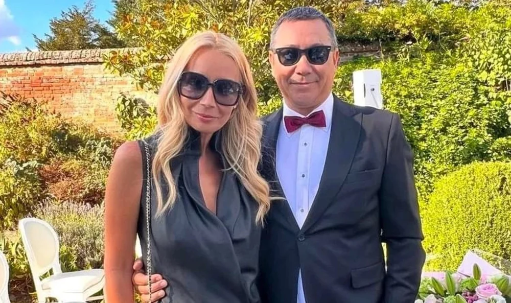 Tânăr, tatuat, înalt. În brațele cui a căzut Daciana Sârbu după despărțirea de Victor Ponta