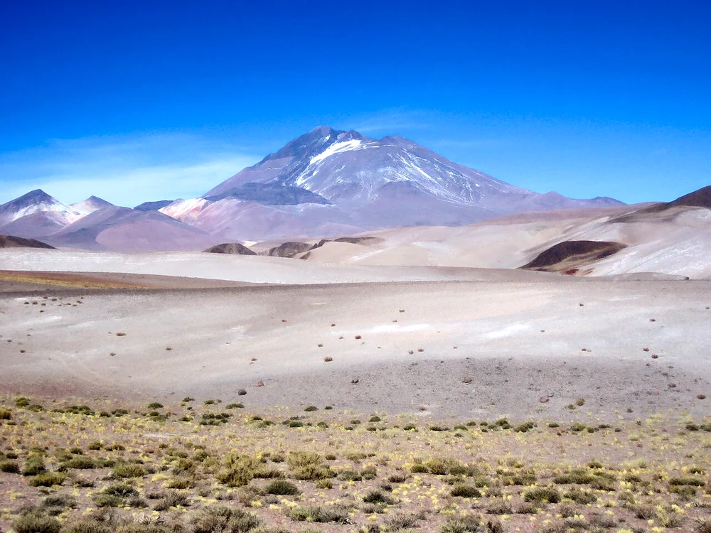 Vulcanul Llullaillaco (© Lion Hirth / Wikimedia Commons)