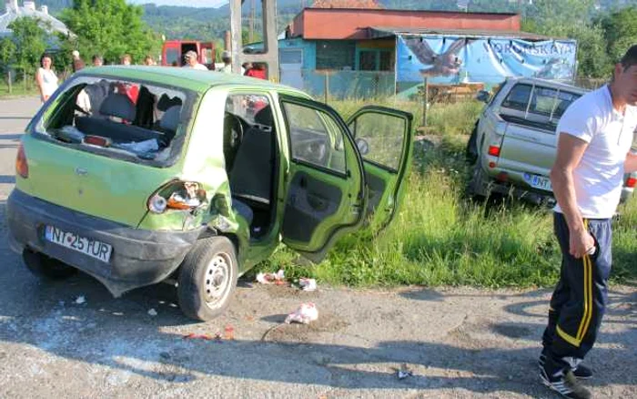 Două persoane din Matiz au fost rănite grav şi transportate la Urgenţe