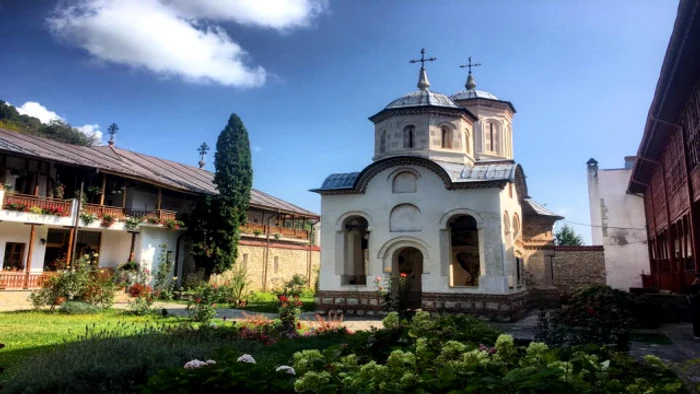 Mănăstirea Arnota sau Meteora României