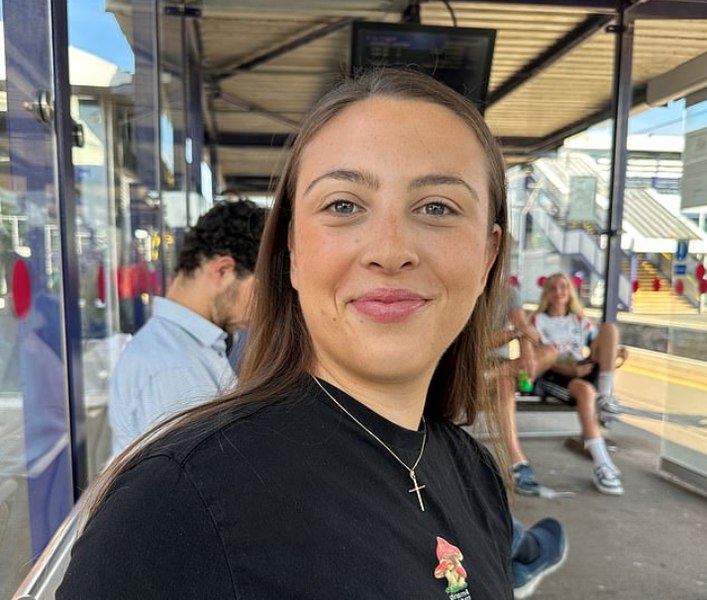 Care este cel mai mare pericol pentru sănătate când zbori mult cu avionul. Ce a pățit o tânără: „Regret enorm”