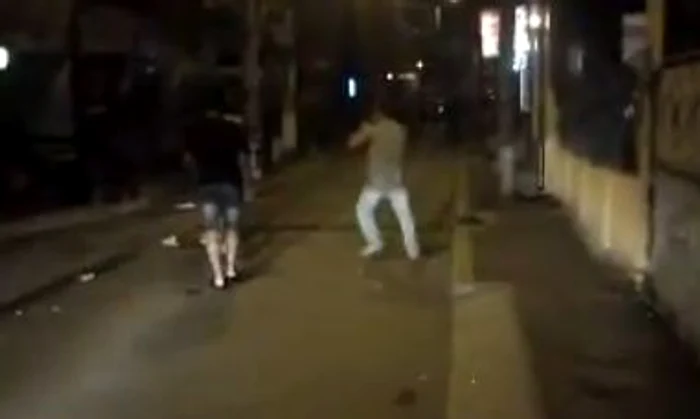 
    Bătaie pe stradă  