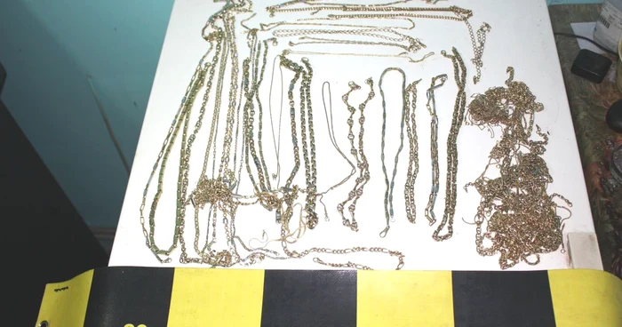 650 de grame de aur, corpul delict. FOTO POLITIA BRĂILA