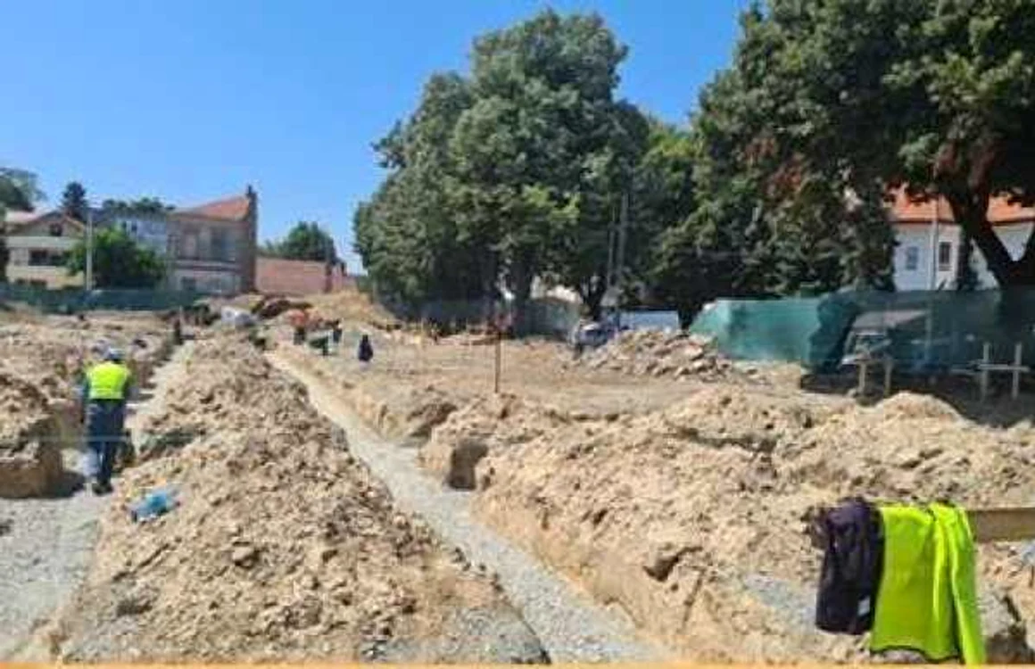 Se lucrează la construcţia unei pieţe moderne în Cnetrul Vechi FOTO Facebook/PMC