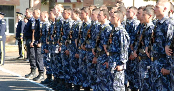 Elevii jandarmi au depus sâmbătă jurământul de credinţă
