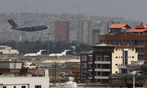 Armata americană a părăsit Afganistanul: «Ultimul avion C 17 a decolat de pe aeroportul din Kabul pe 30 august, la orele 19:29 GMT» jpeg
