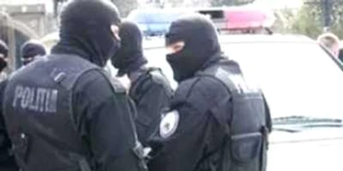 Bacău: Rețea de falsificatori de permise anihilată