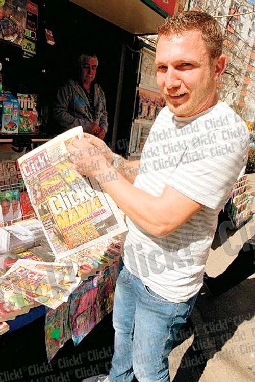 Gabriela Muntean (40 de ani)  a fost ajutată de fetiţa ei de 3 ani  să dezlipească lozul Click!mania (Fotografii: Dorin Constanda, Florin Şuler)