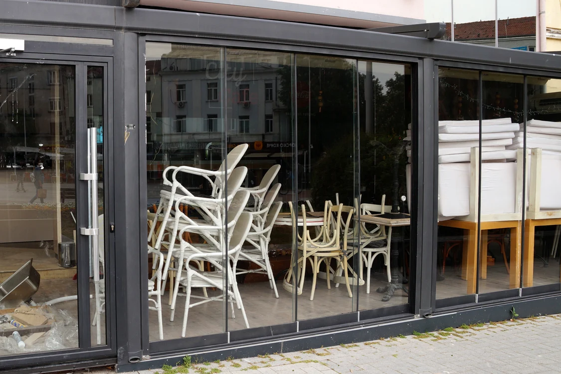
    Bulgaria a închis restaurantele și centrele comerciale, pentru a limita răspândirea noului coronavirusfoto: Shutterstock  