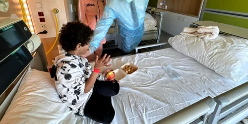 Rafila vizita copii refugiati Gaza jfif