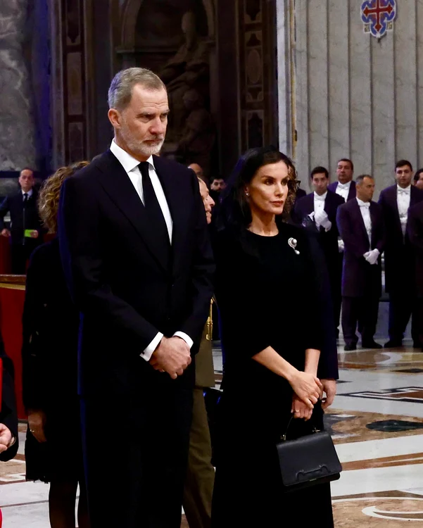 Regele Felipe al Spaniei și Regina Letizia la funeraliile Papei Francisc Casa Regală spaniolă jpg