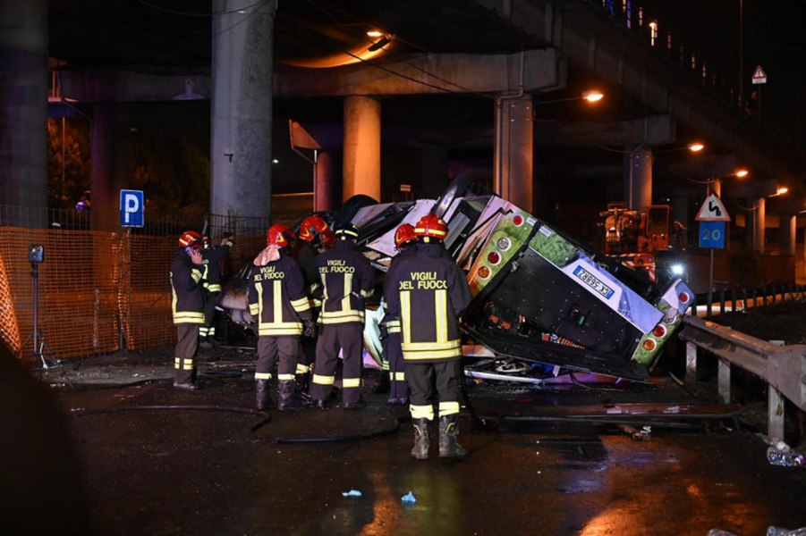 Cine sunt românii care au murit în accidentul cumplit din Italia. Este vorba despre o întreagă familie | VIDEO