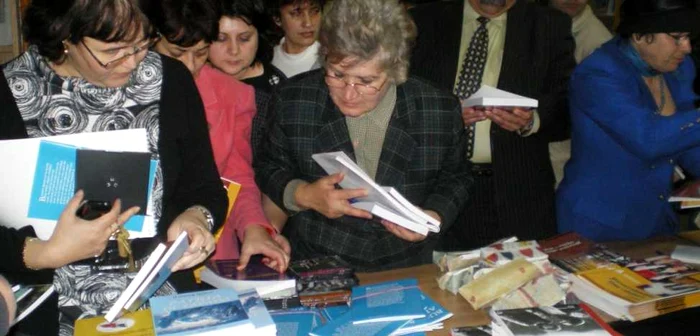 Cărţile oferite de albanzei au fost pe gratis