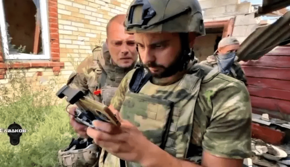 Reacția unor soldați ruși când realizează că drona lor a fost deturnată VIDEO