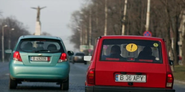 Şoferii începători vor avea de respectat reguli suplimentare în trafic