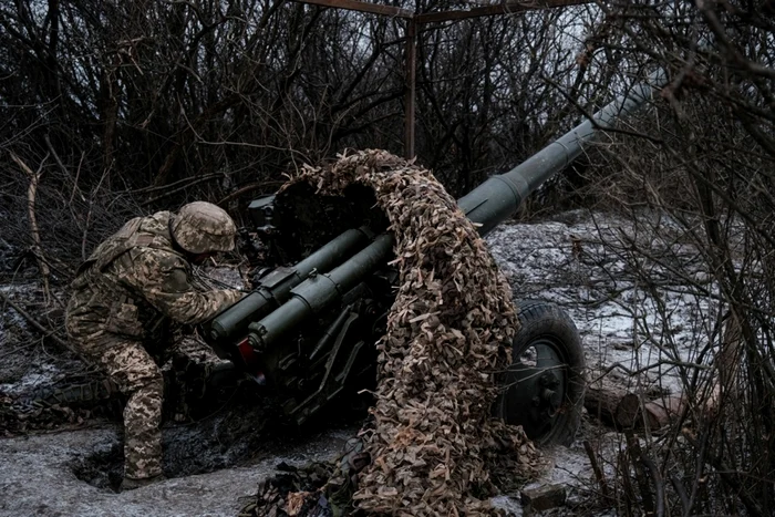 Soldat ucrainean lângă Bahmut FOTO EPA-EFE