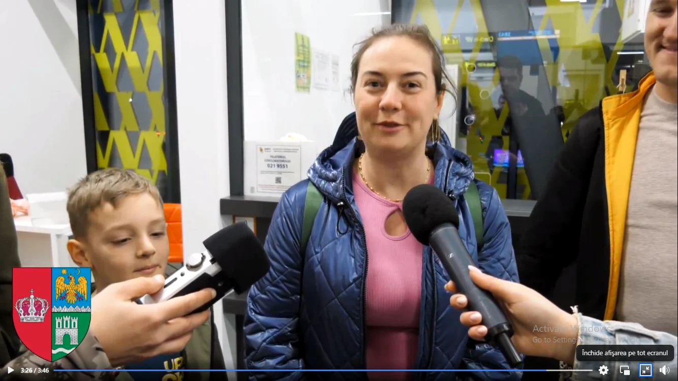 Georgiana Moroșan este pasagerul cu numărul 100.000 pe Aeroportul Brașov FOTO Ioan Buciumar
