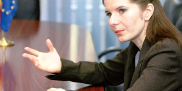 Parlamentarii cer urmărirea penală a ministrului Monica Ridzi
