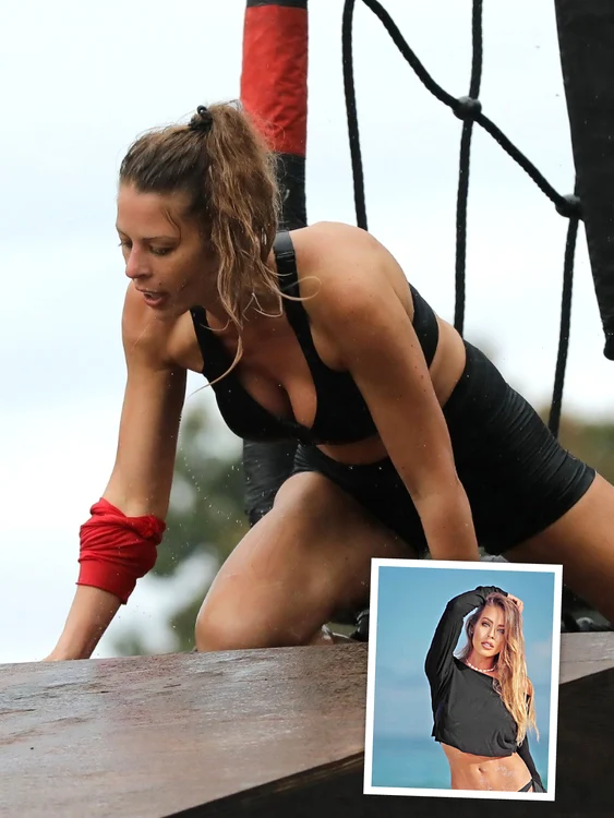 Brigitte Sfat in costum de baie