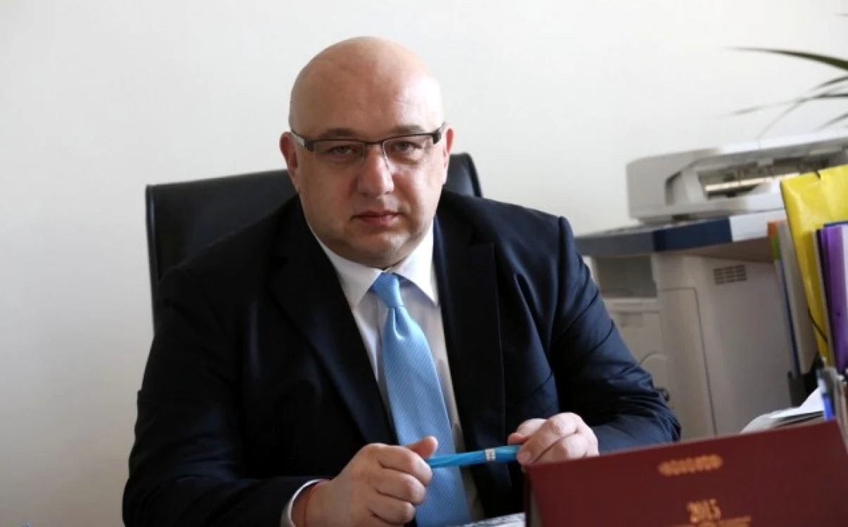 Krassen Kralev are simptome uşoare.