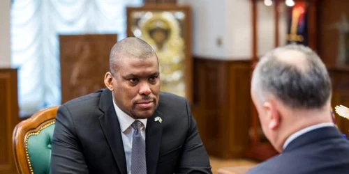 Dereck Hogan presedinte.md