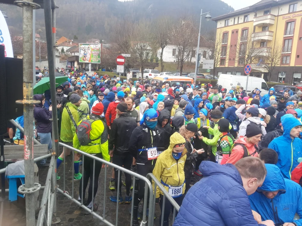 Semimaraton pe ploaie la Braşov FOTO Ioan Buciumar