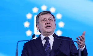 Consiliul Național al PNL pentru validarea lui Crin Antonescu în rolul de candidat al alianței PSD-PNL-UDMR-Minorități la alegerile prezidențiale din mai 2025, desfășurat la Palatul Parlamentului, în București. FOTO Inquam Photos / Octav Ganea
