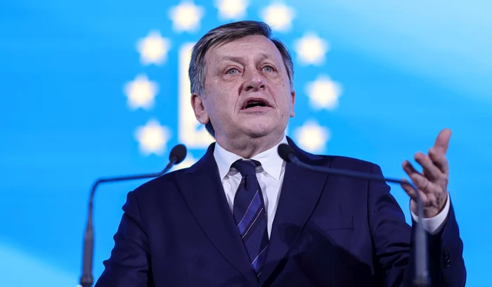 Crin Antonescu și-a dat demisia din PNL, după 35 de ani / foto: arhiva Click!