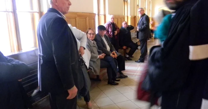 Martorii lui Oprişan FOTO: Mihai Bacalu, Ora de Cluj