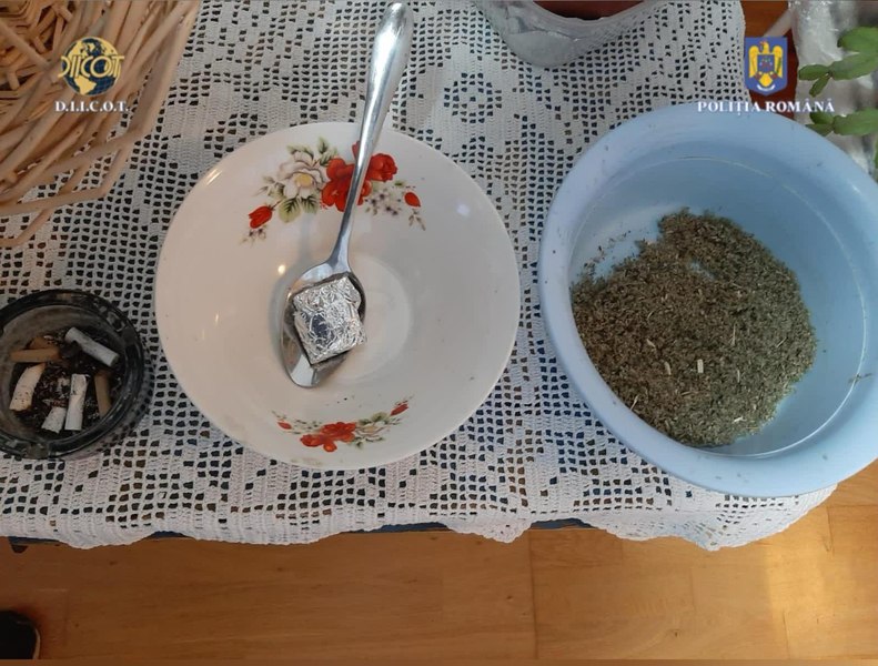 Droguri sintetice de nouă generație, în România. Reţeaua de traficanți a fost anihilată de DIICOT 