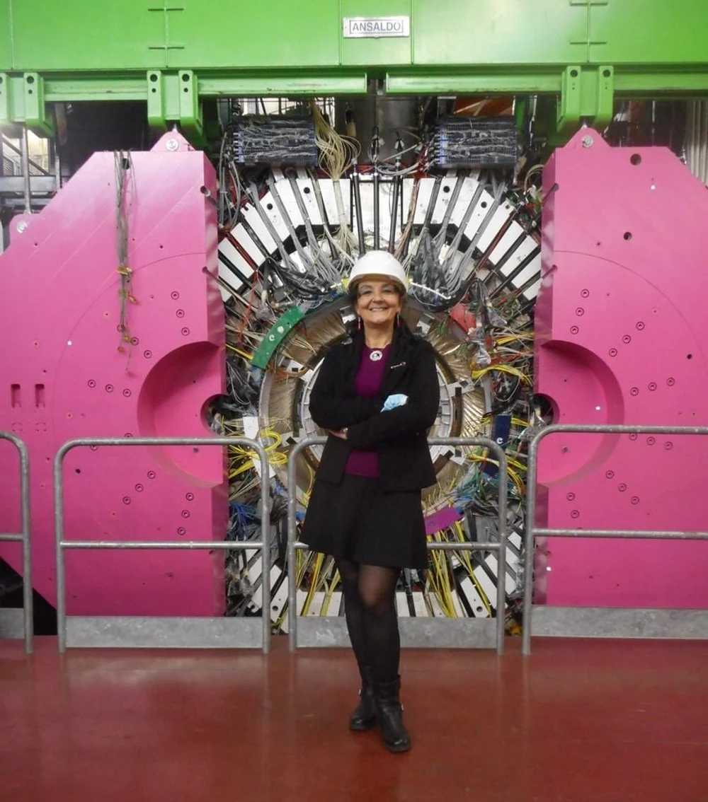 Povestea româncei care testează limitele mecanicii cuantice la 1.400 de metri sub munte