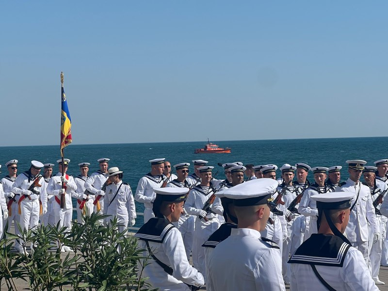 LIVE TEXT Premierul Ilie Bolojan, huiduit la ceremonia de la Constanța. Nicușor Dan nu participă pentru că „e într-o perioadă de concedii”