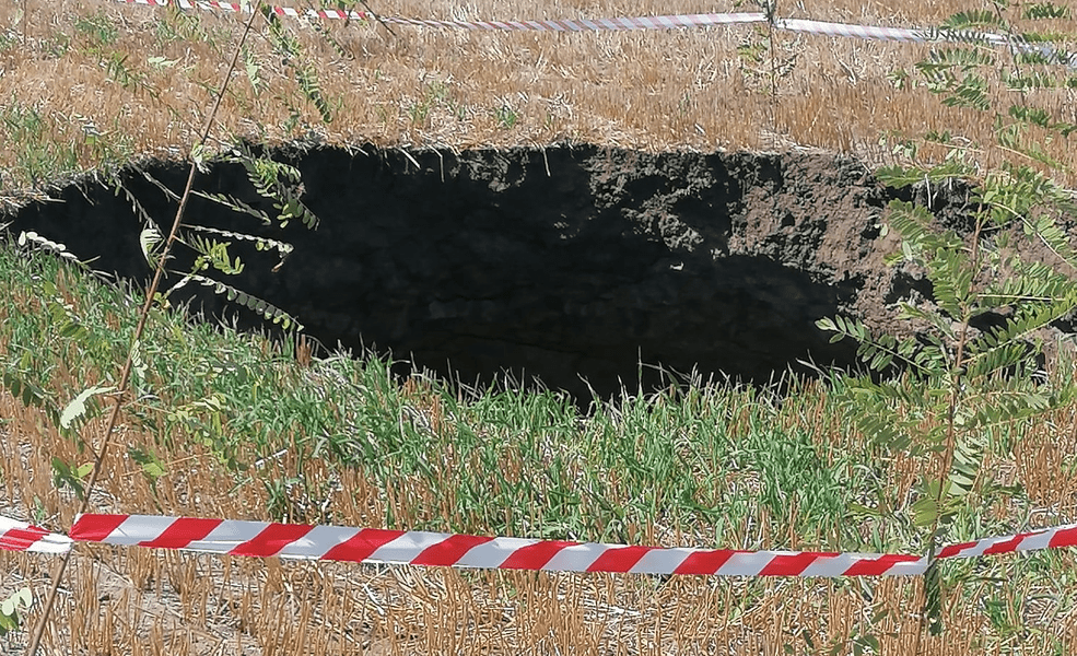 Surpare de pământ într-o comună de pe litoral. Localnicii din 23 August, speriați de risc