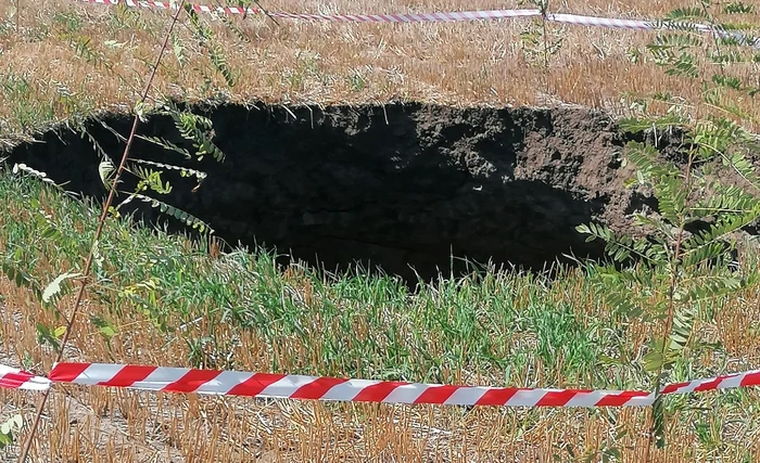 Groapă apărută în comuna 23 August, Constanța. SURSA Primăria 23 August