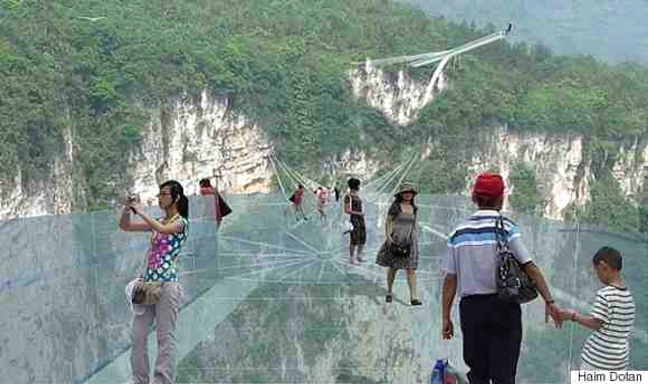 În China se construiește un pod extraordinar pe care nici un turist nu trebuie să îl rateze.