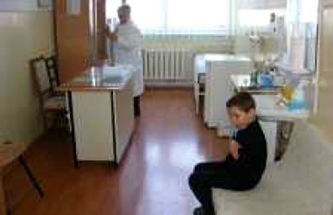 Elev la cabinetul medical pentru consultaţie