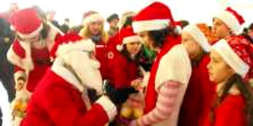 Graţie Fundaţiei "Inimă de copil" Moş Crăciun reuşeşte să ajungă şi la copiii săraci sau foarte bolnavi