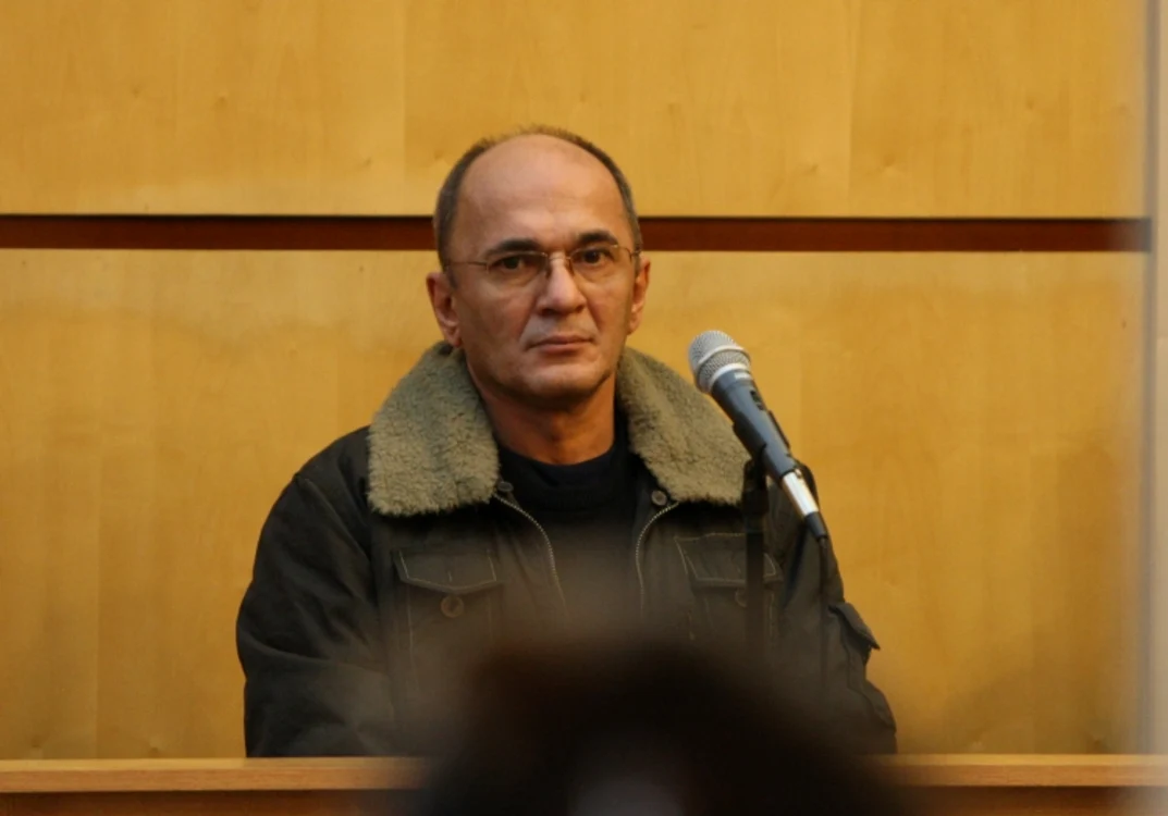 Din boxa acuzaţilor, Sergiu Băhăian spune că este învinuit pe nedrept